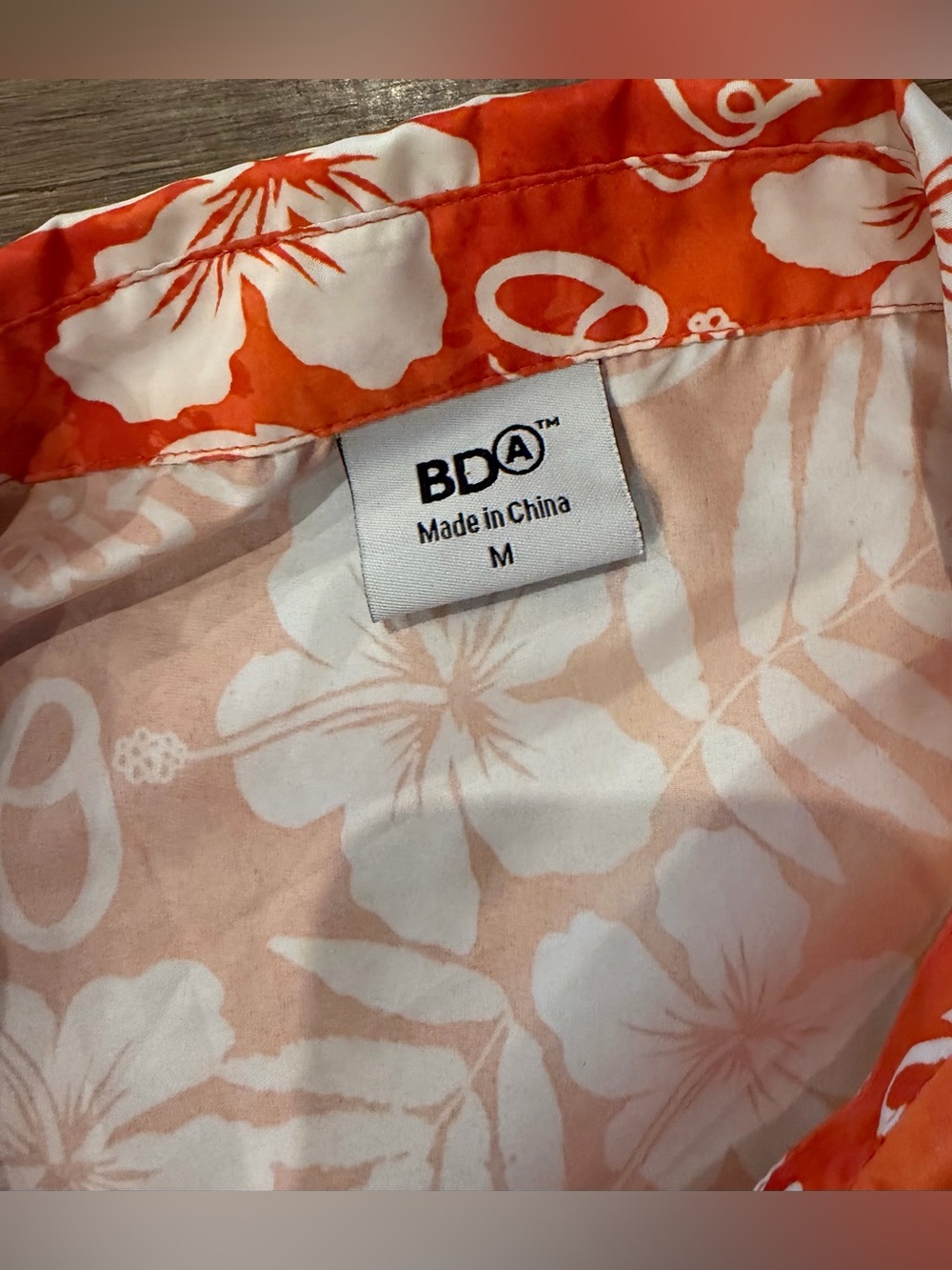 BDA Baltimore Orioles size medium Hawaiian button down short sleeve shirt - Picture 2 of 3